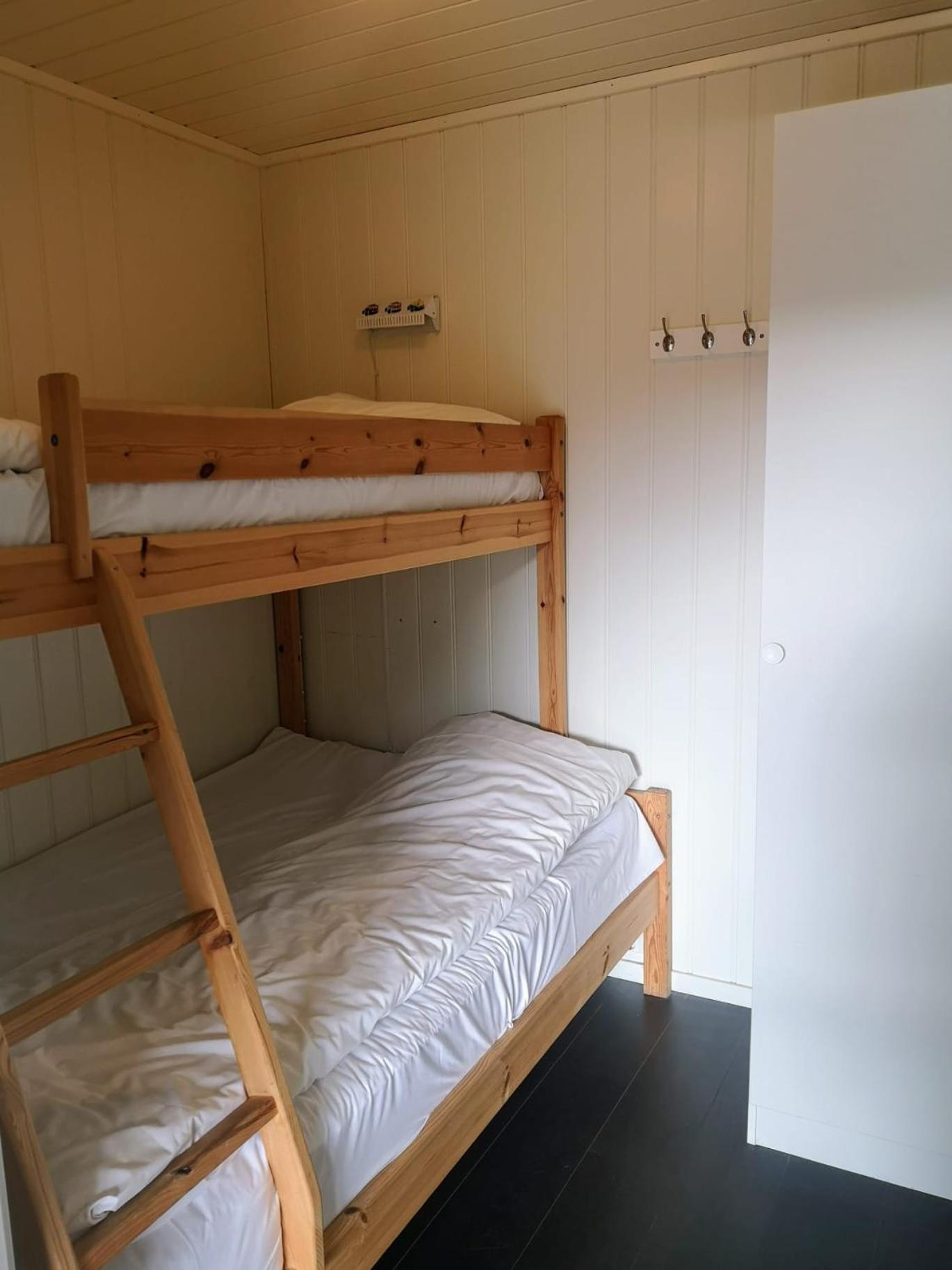 Ulvsvag Gjestgiveri Og Fjordcamping As ภายนอก รูปภาพ