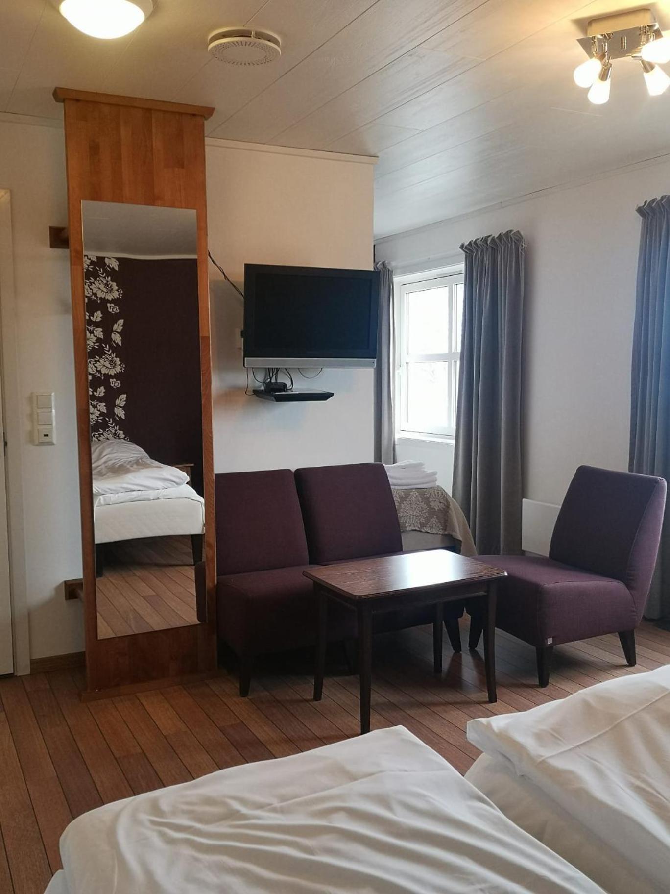 Ulvsvag Gjestgiveri Og Fjordcamping As ภายนอก รูปภาพ