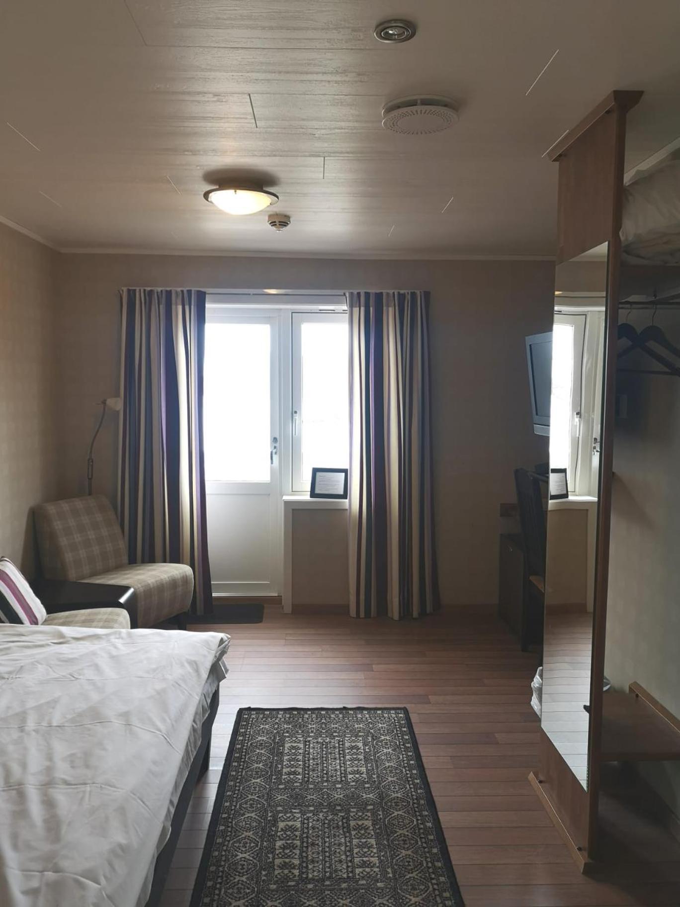Ulvsvag Gjestgiveri Og Fjordcamping As ภายนอก รูปภาพ