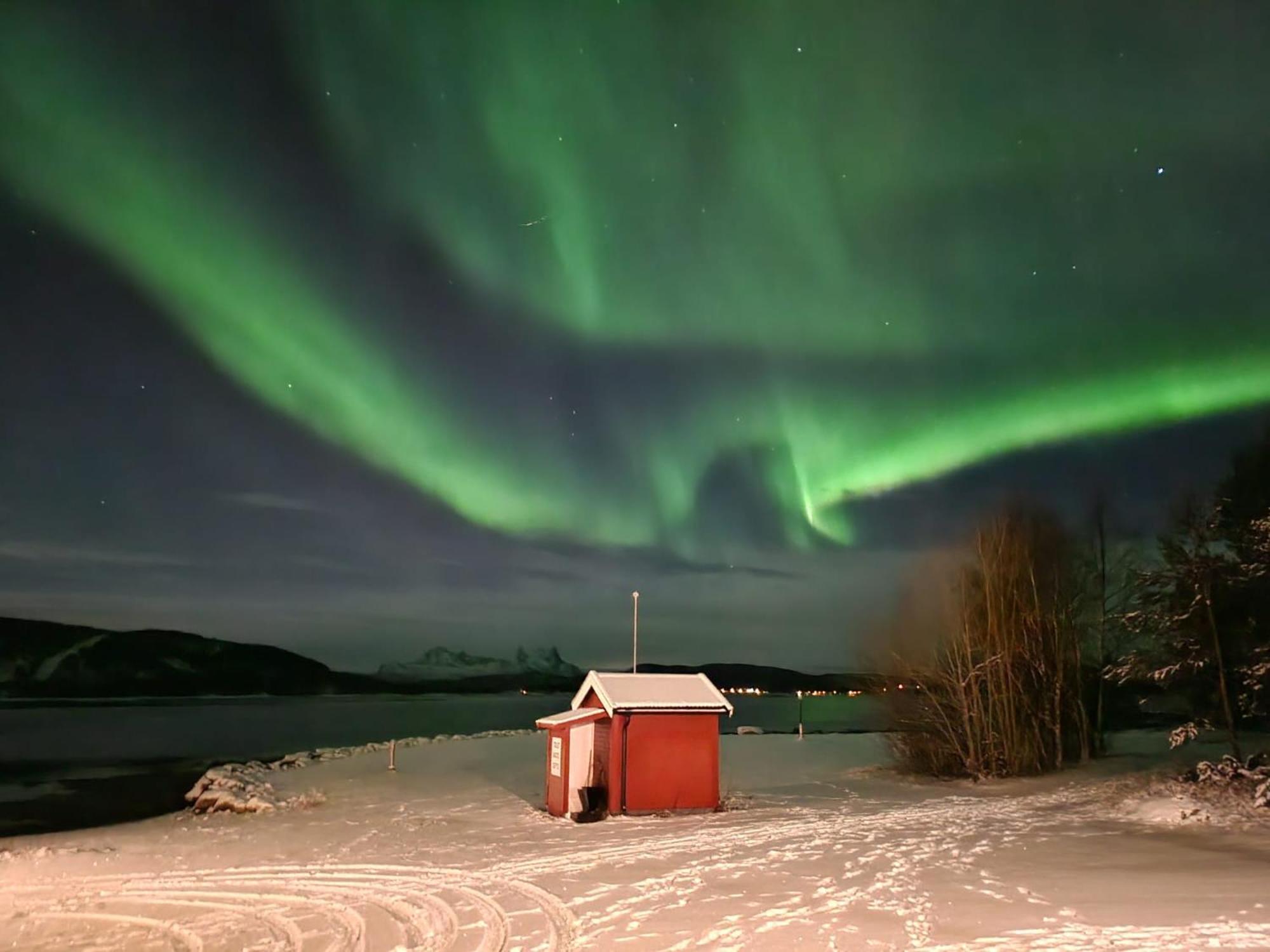 Ulvsvag Gjestgiveri Og Fjordcamping As ภายนอก รูปภาพ