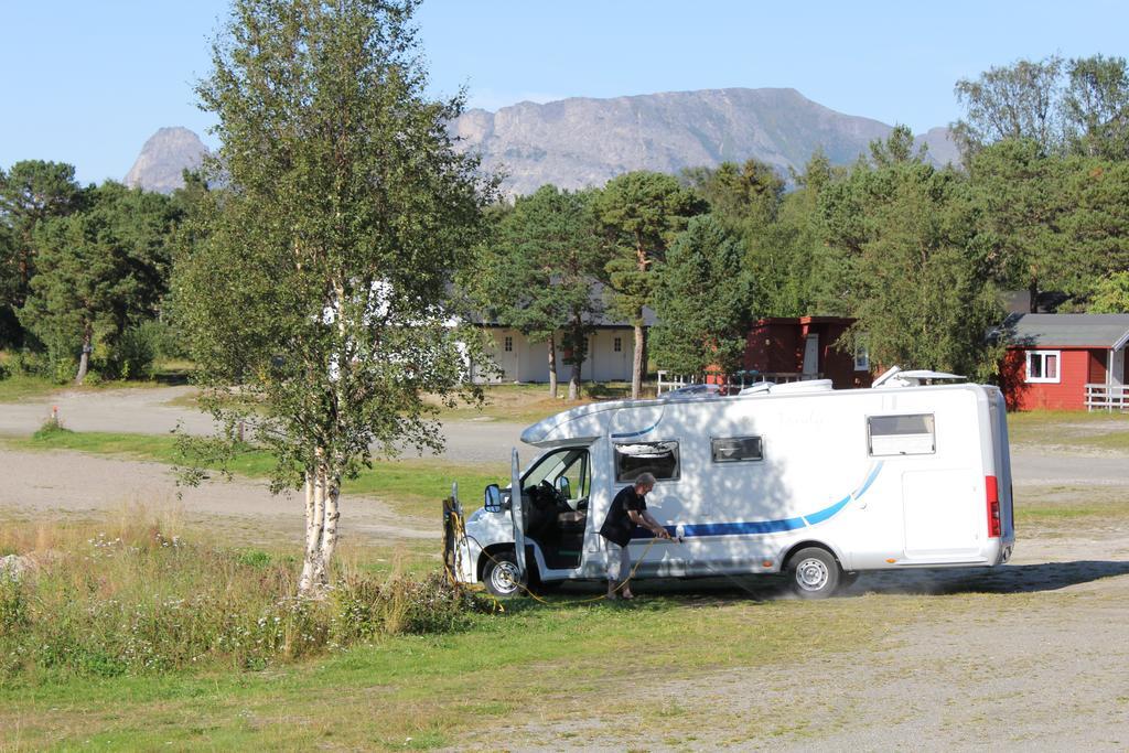 Ulvsvag Gjestgiveri Og Fjordcamping As ภายนอก รูปภาพ